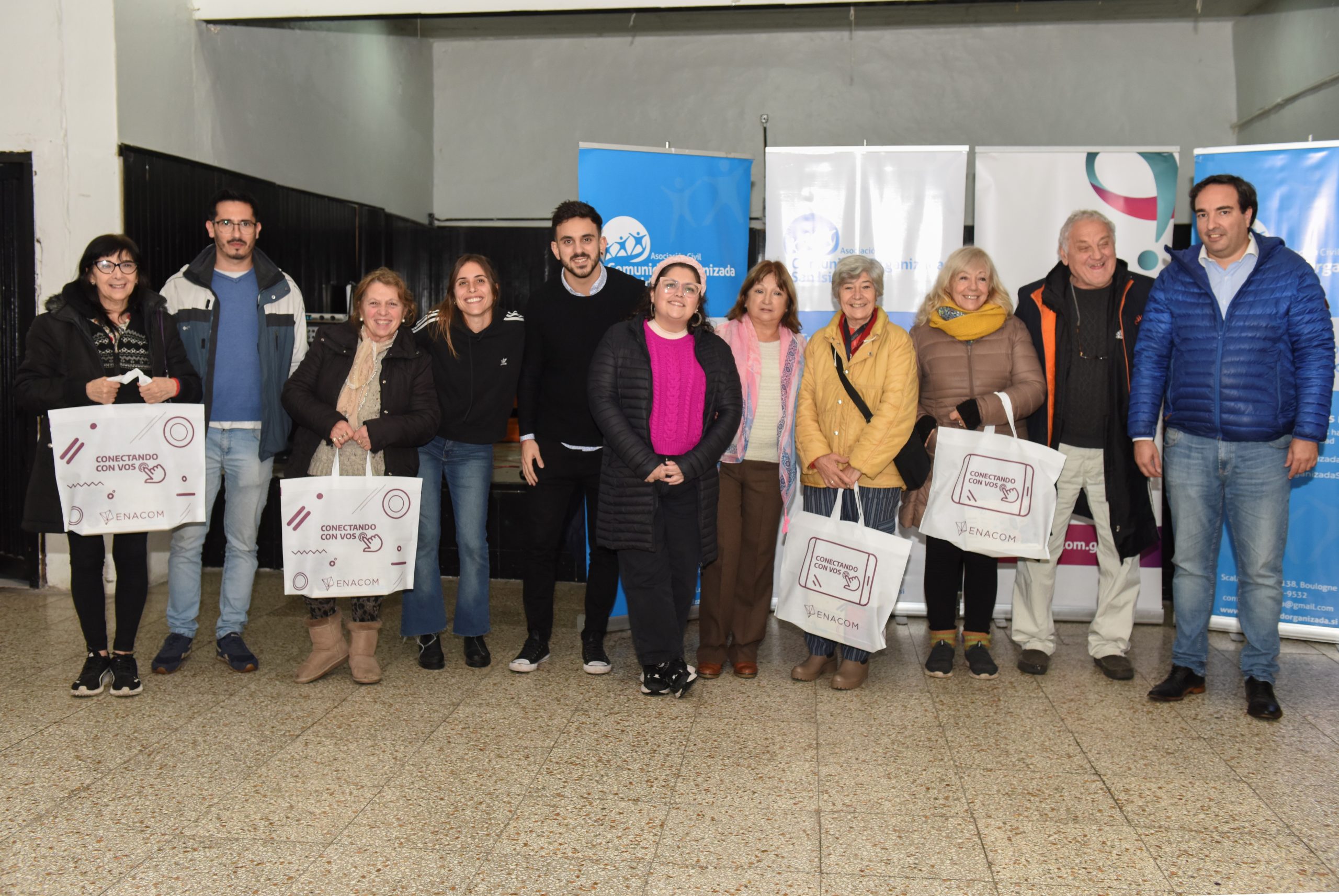 La ONG Comunidad Organizada entregó vestimenta deportiva al Club